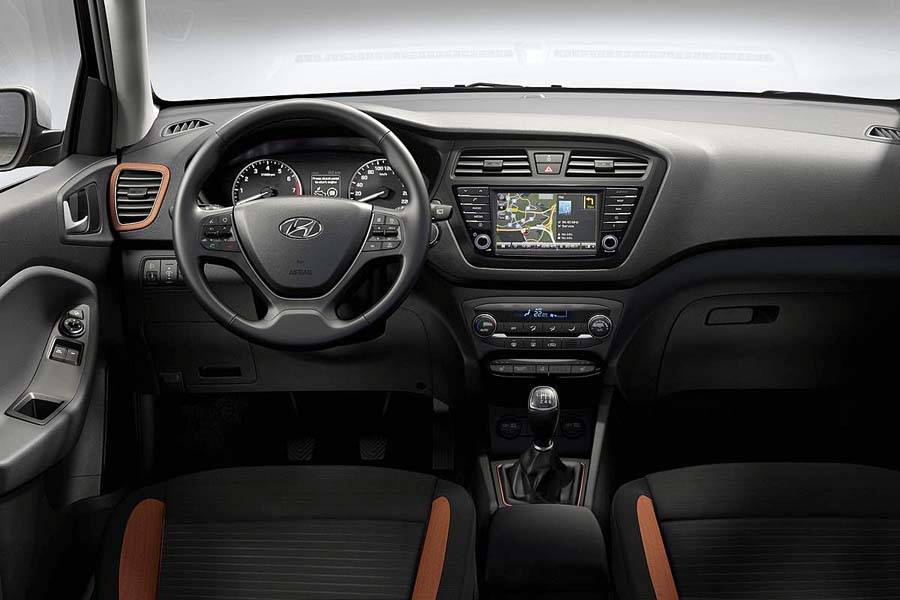 фото панели приборов Hyundai i20 Coupe 2015