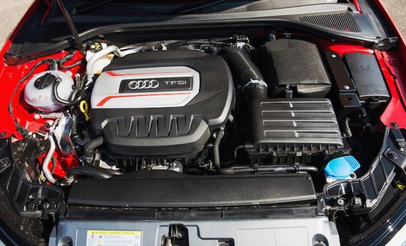фото двигателя Audi RS3 Sportback 2015-2016