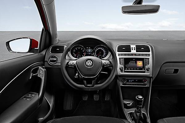 фото панели Volkswagen Polo 2015