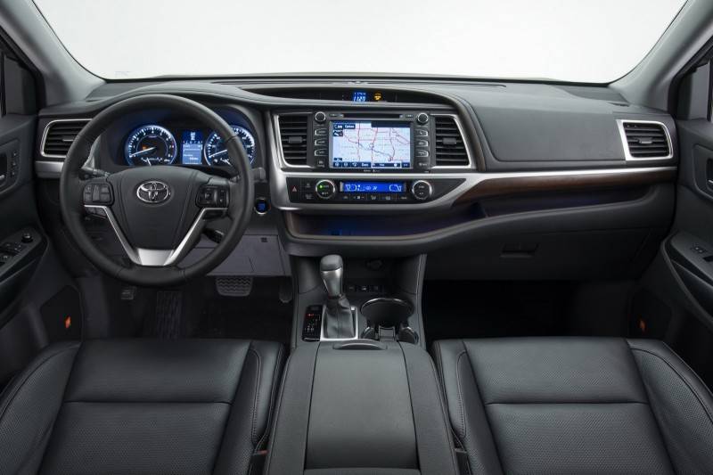 панель новой Toyota Highlander 2014