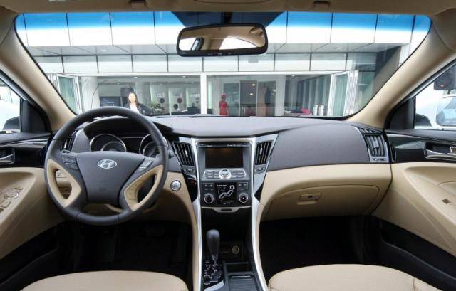 фото салона Hyundai Sonata 2015