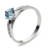 кольцо с голубым топазом