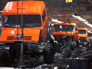 КАМАЗ увеличивает долю на падающем рынке грузовиков